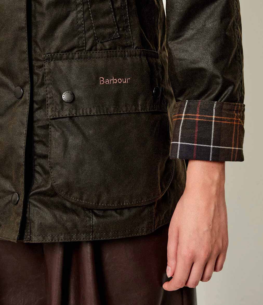 Chaqueta de mujer BARBOUR Classic Beadnell Waxed