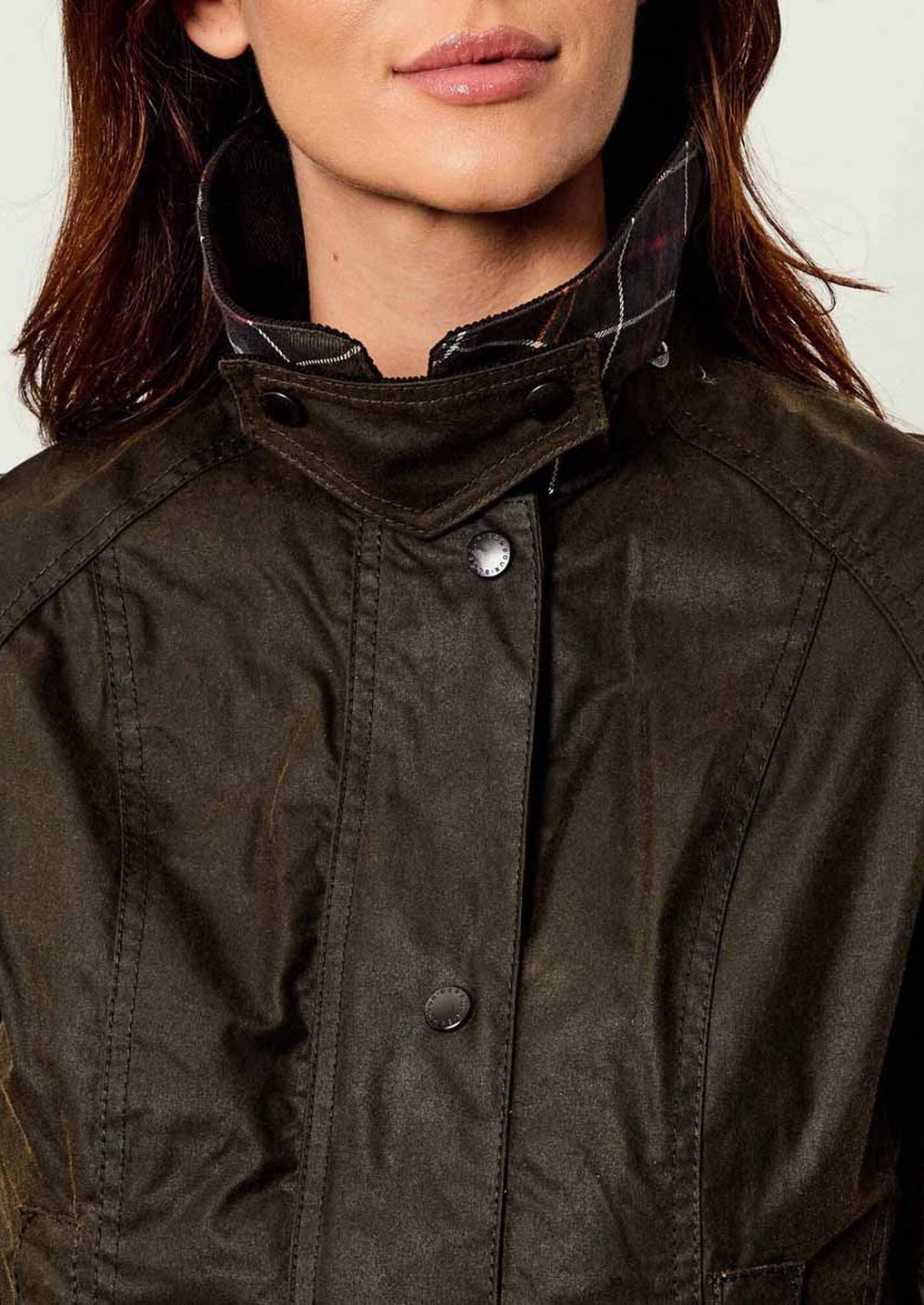 Chaqueta de mujer BARBOUR Classic Beadnell Waxed